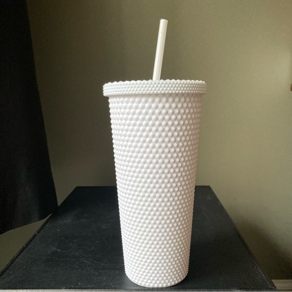 Matte White Studded Tumbler 24 Oz Venti Large Coffee Cold Drink Cup & Straw - Picture 1 of 2